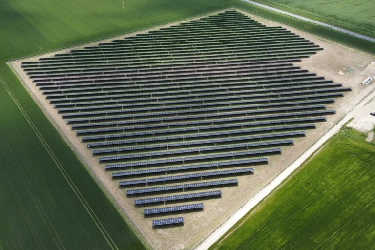 Monsson a finalizat o tranzacție de vânzare a unui parc fotovoltaic către Nala Renewables, care se extinde astfel pe piața din România